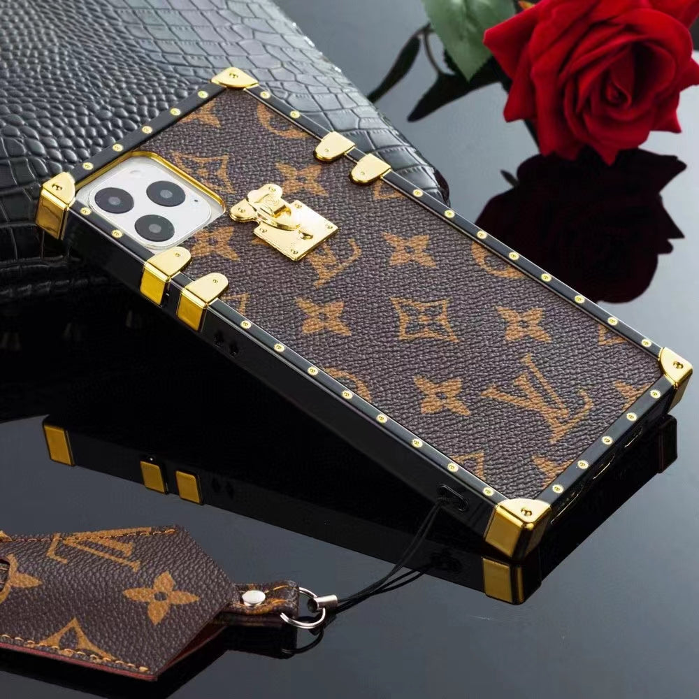 Luxuriöse, quadratische Handyhülle mit Vintage-Muster, beliebt bei Internet-Prominenten