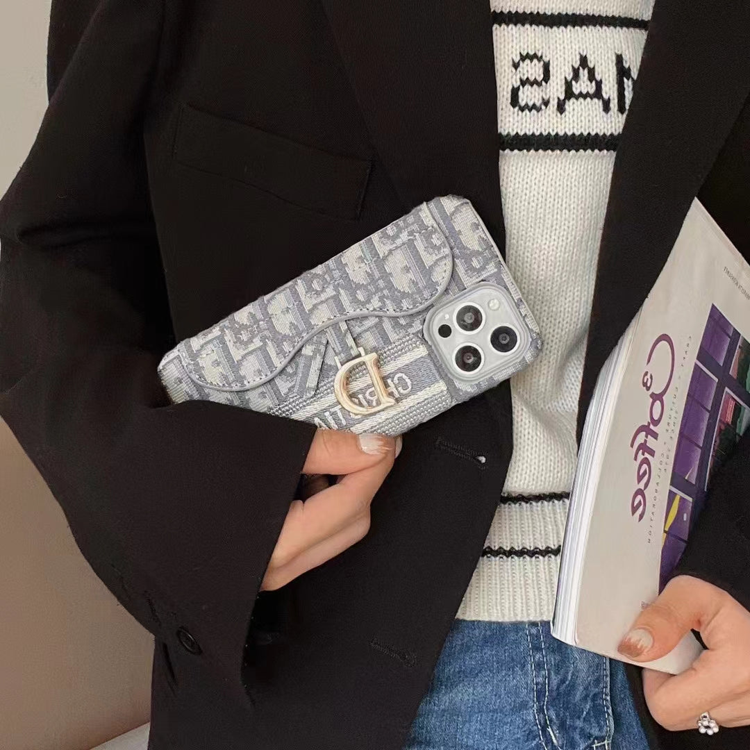 Handyhülle im Brieftaschen-Stil mit Stickerei