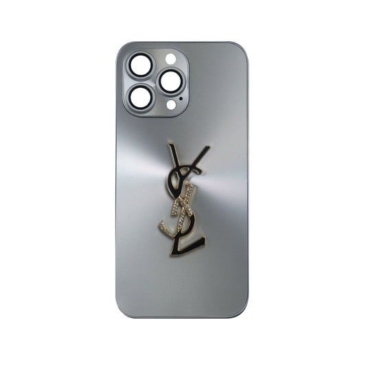 SLL Apple influencer with the same phone case