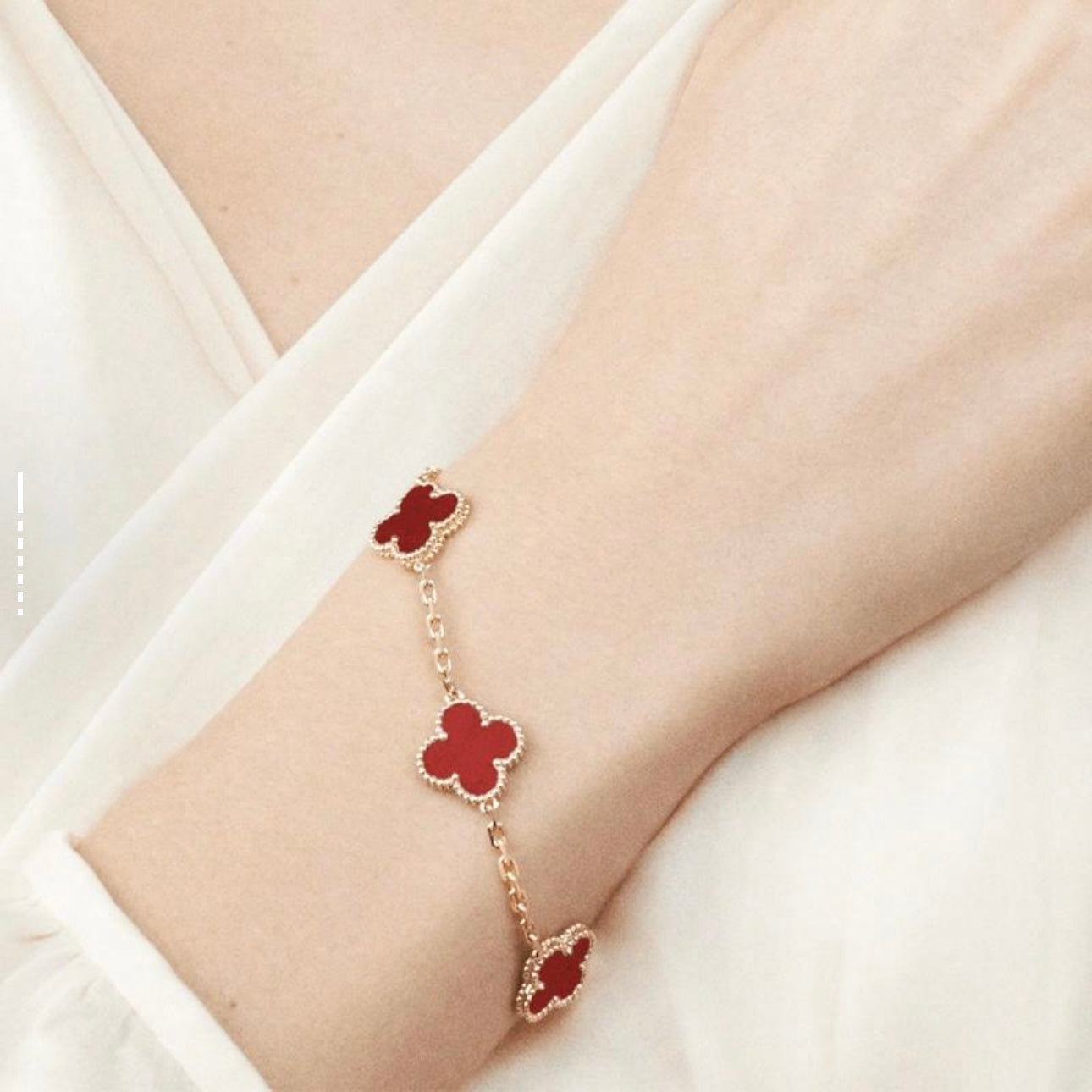 Four-leaf clover bracelet