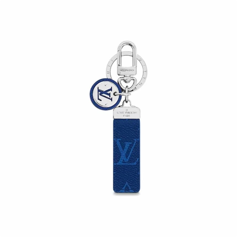 1V key chain-709