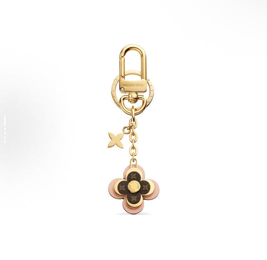 1V key chain-723