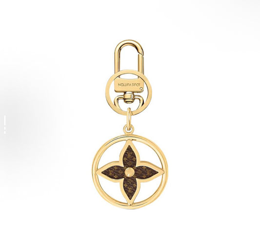 1V key chain-724