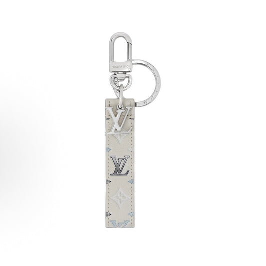 1V key chain-741